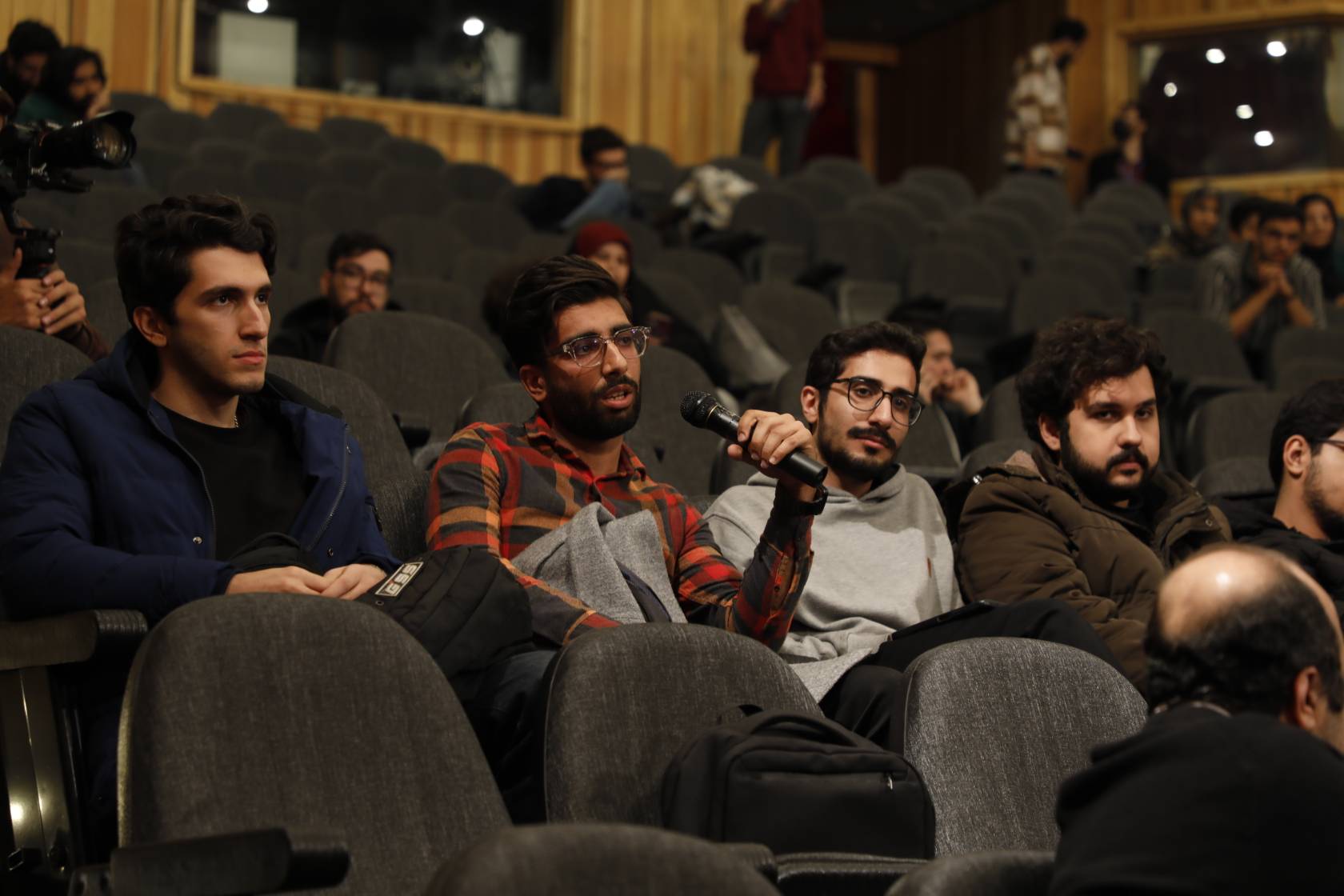 برگزاری روز دوم هفته فیلم «آینه»