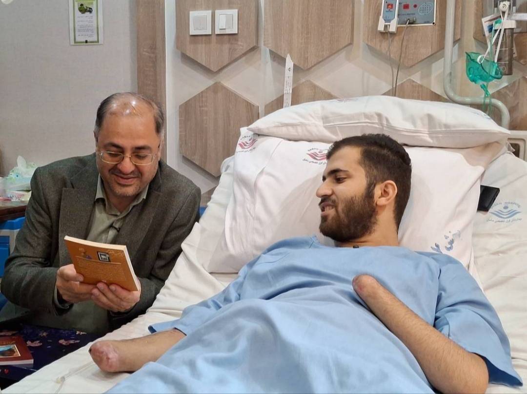 دیدار مدیرکل روابط‌عمومی رسانه ملی با جانباز سرافراز وطن