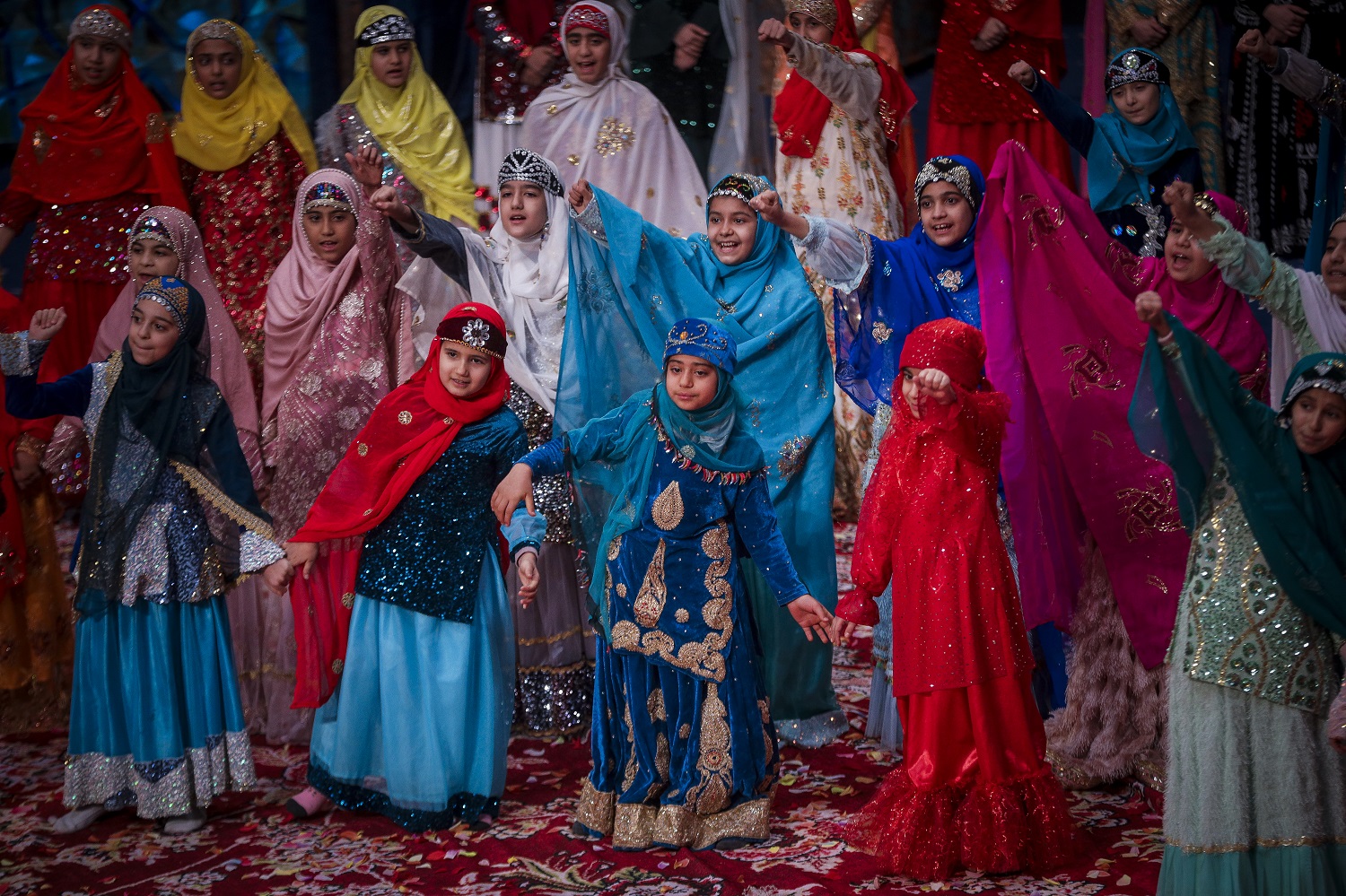 متناسب با اهدافمان از مداحان دعوت میکنیم سرپرست سازمان ملی زمین و مسکن منصوب شد