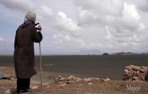 فیلم مستند «ماجو»؛ روایت زندگی زنی که تنها در کویر مرکزی از سرزمینش حفاظت می‌کند