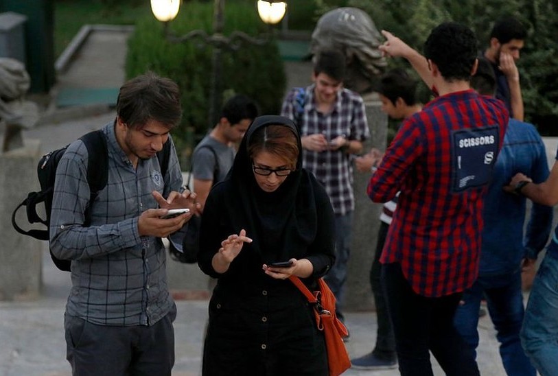 بیشتر وقت دانشجویان در فضای مجازی می‌گذرد